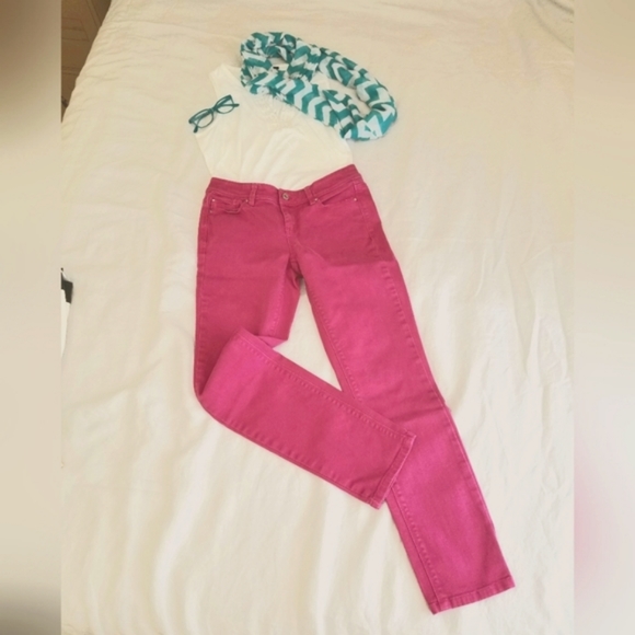 WHBM Fuschia Contour Denim Jeans - Picture 1 of 3